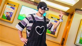 黃明志專輯最新主打歌《兩個好朋友》還原每人心中的好孩子和壞孩子。(圖／亞洲通文創提供)