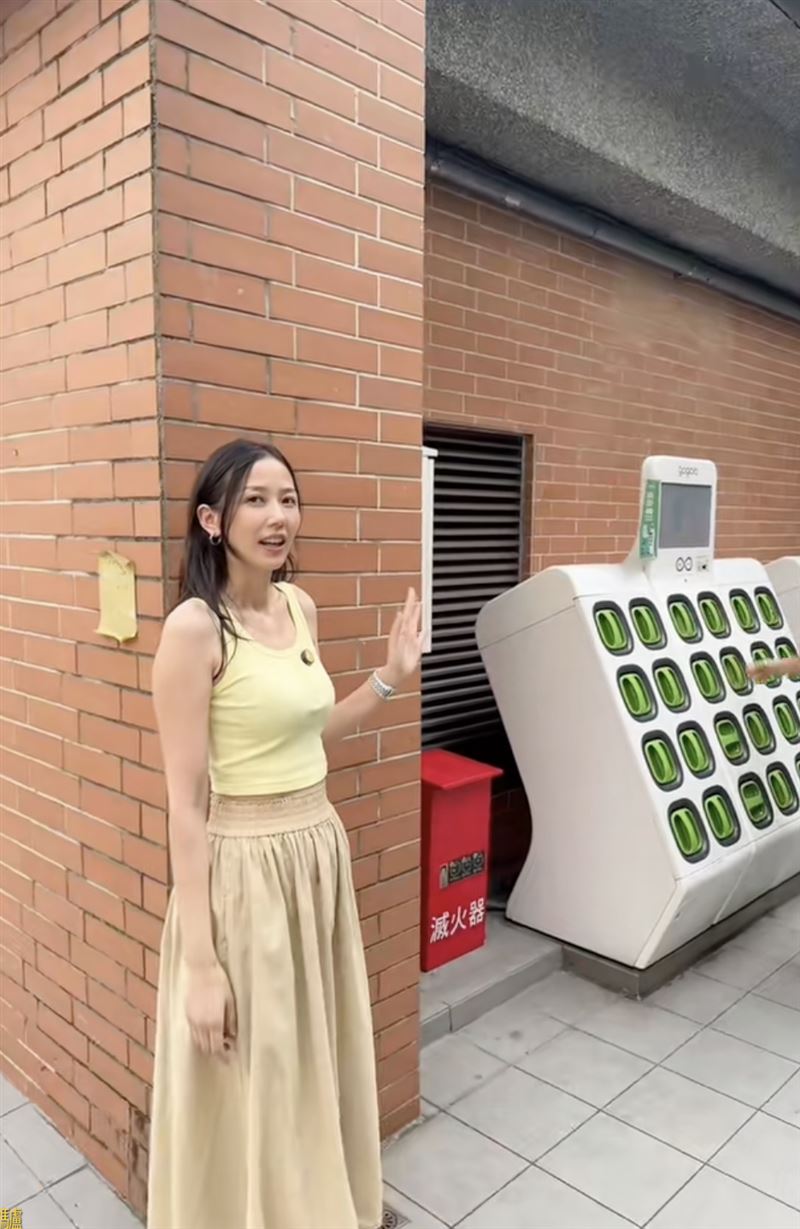 「灣灣小月」在中配亞亞、恩綺以及小微離台後,將武統言論的影片刪光。(圖/翻攝自抖音)