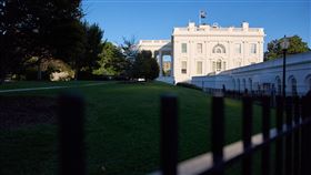 美國政府持續關門，導致聯邦資安防禦資源面臨緊繃。（圖／美聯社／達志影像）