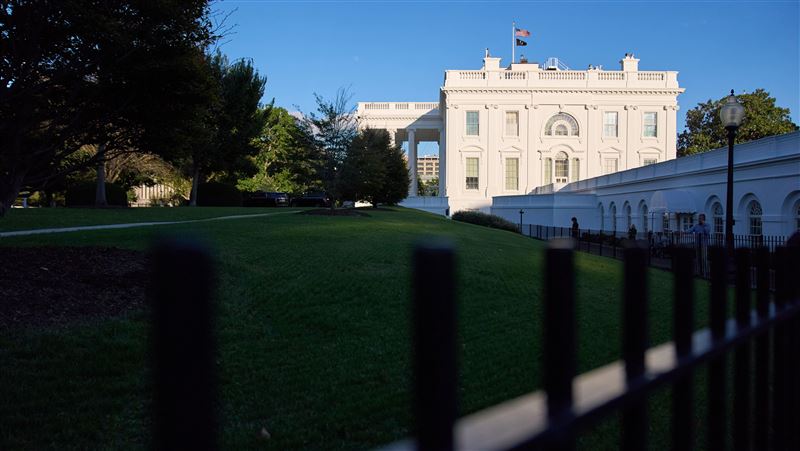 美國政府持續關門，導致聯邦資安防禦資源面臨緊繃。（圖／美聯社／達志影像）