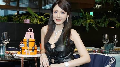 海倫清桃因為長相亮麗，有著「越南林志玲」的稱號。（圖／翻攝自海倫清桃臉書）