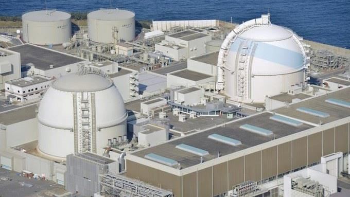 經濟部澄清：總統未指示停綠電，也未定「2027重啟核三」。能源轉型主軸不變，將持續多元綠能、減碳，並強化儲能與電網。核能議題依「3原則、2必須」審慎評估，台電下月提初步結論，後續尊重核安會專業審查。(圖/翻攝維基百科)