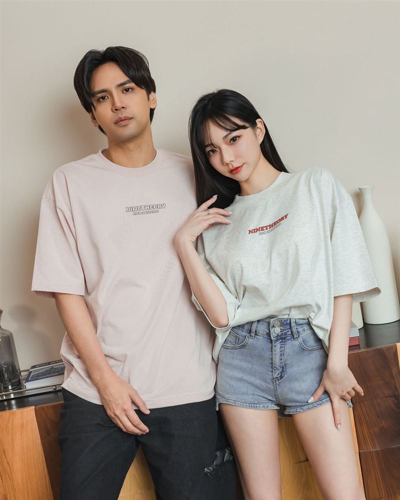 陳零九不避嫌與緋聞女友啾啾共同拍攝形象照（圖／翻攝自IG @ninetheory_official）