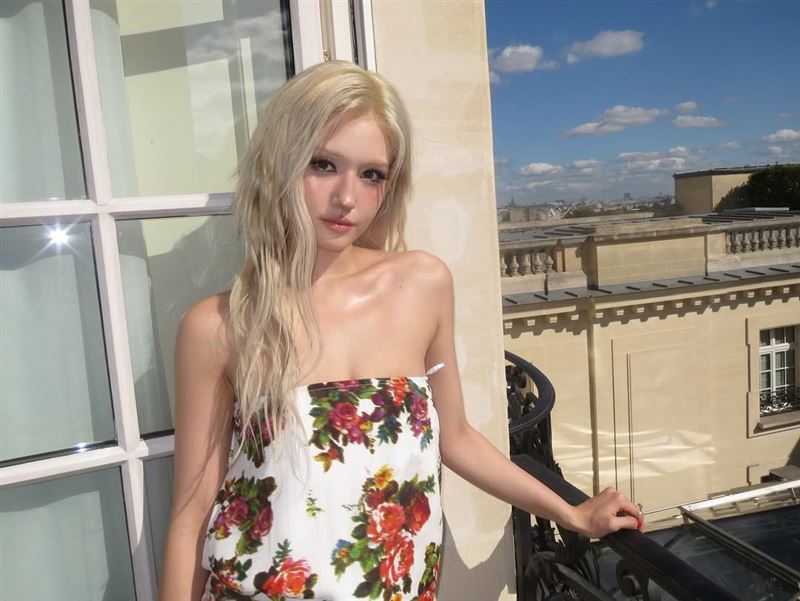 &nbsp;SOMI外型五官立體個性大方受許多女性青睞。（組合圖／翻攝自IG @somsomi0309）