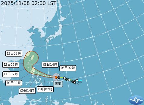 鳳凰颱風轉中颱，最新路徑再西修。（圖／中央氣象署）