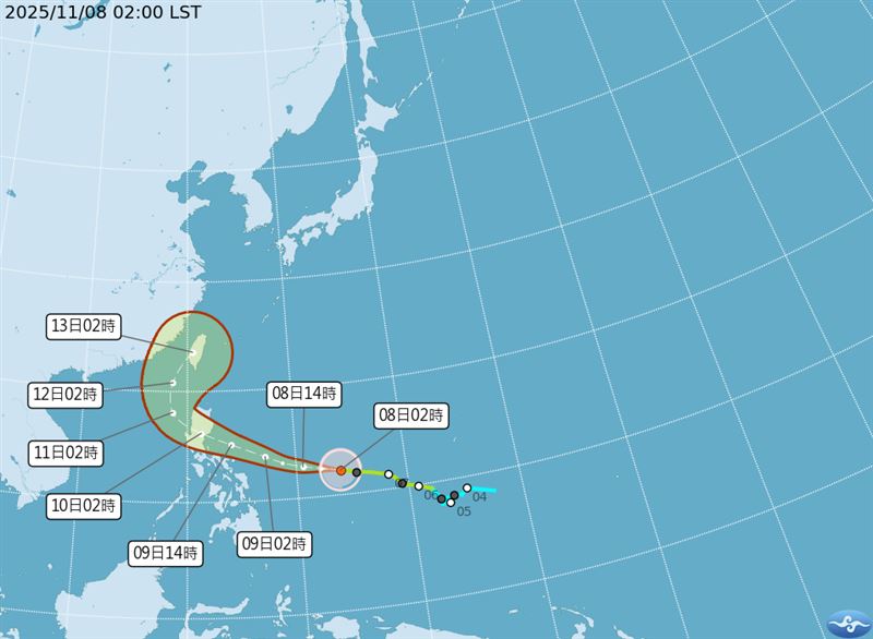 鳳凰颱風轉中颱，最新路徑再西修。（圖／中央氣象署）