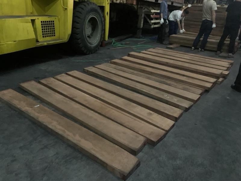 木材中藏有海洛英磚。（圖／資料照）