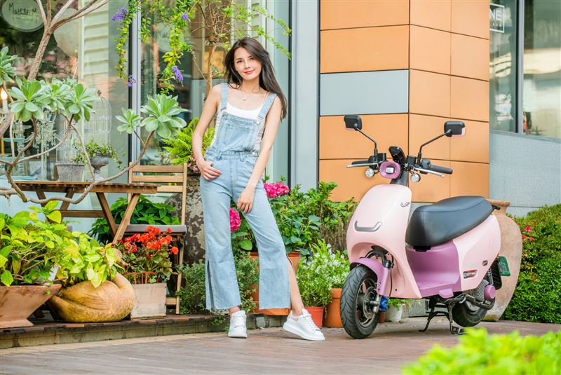 Ur2 plus車重僅82公斤、座高730mm。（圖／PGO提供）