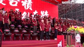 黃仁勳參加台積電運動會魏哲家陪同