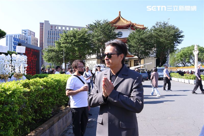 李興文現身悼念。（圖／記者鄭孟晃攝影）