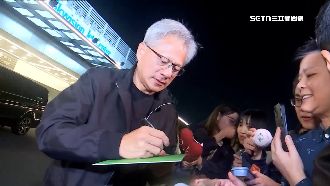 黃仁勳大啖台南牛肉爐　送牛肉燥飯給粉絲