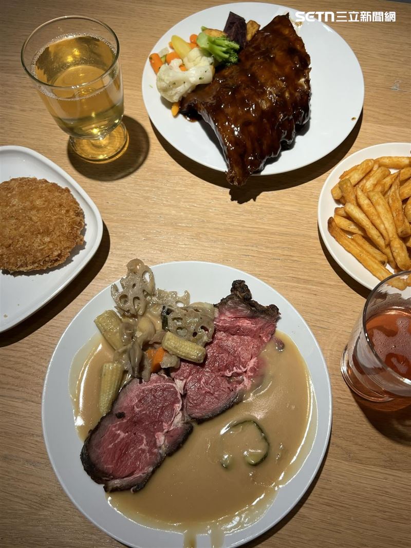 網友指控到台中IKEA吃晚餐，爐烤牛疑似沒煮熟，他們吃了之後上吐下瀉。（圖／網友song_leessang授權提供）