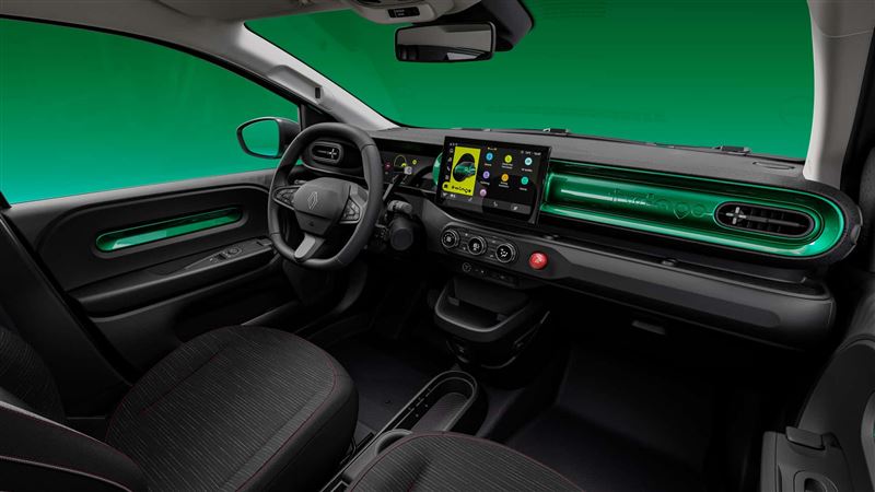 配備7吋全液晶儀錶板與10吋多媒體螢幕。（圖／翻攝Renault網站）