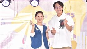 活動大使曾寶儀與「港仔台爸」張啟樂連袂現身。（圖／好友港節提供）