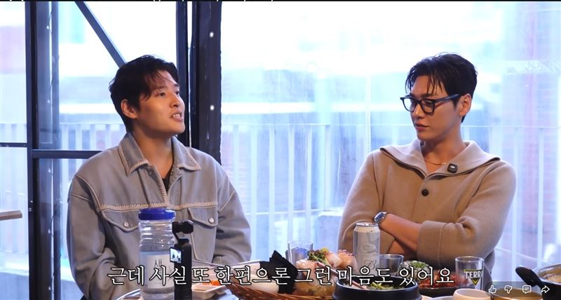 姜河那（左）認為會劈腿的人就是會劈腿。（圖／翻攝自YouTube）