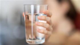 中醫師揭喝水的黃金時段。（示意圖／unsplash）