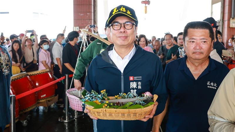 陳其邁認為，民調數字參考就好，4位參選人都很優秀，也不要把許智傑當「塑膠」。（圖／市府提供）