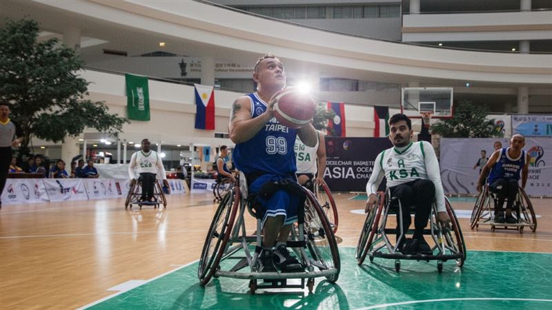 台灣輪椅籃球代表隊邱于哲快攻上籃。（圖／中華帕拉林匹克總會提供）