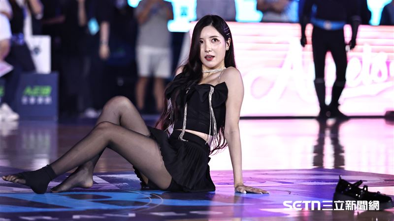 獨/南珉貞帶傷應援 李晧禎爆:她腳黑的