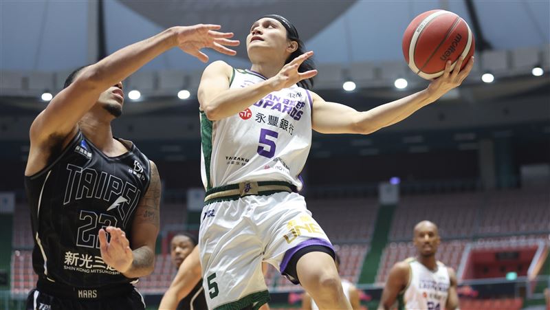 高錦瑋克羅馬合轟50分 雲豹主場收4連勝