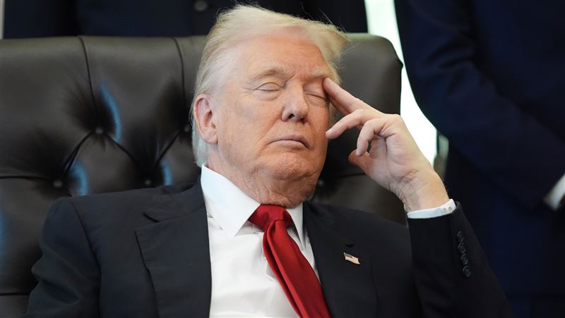 川普開會又在睡!照片曝光 他酸:瞌睡唐