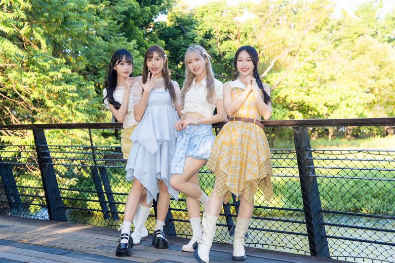 AKB48 Team TP 伊品（左起）、蔡亞恩、劉曉晴、黃奕霖接受《三立新聞網》專訪。（圖／記者趙于瑩攝影）