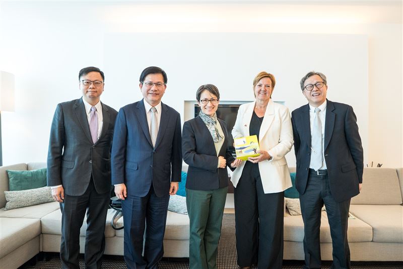 總統賴清德下令外交部長林佳龍（圖左2）打團體戰，全力支持副總統蕭美琴(圖左3)赴IPAC演說成形。（圖／外交部提供）