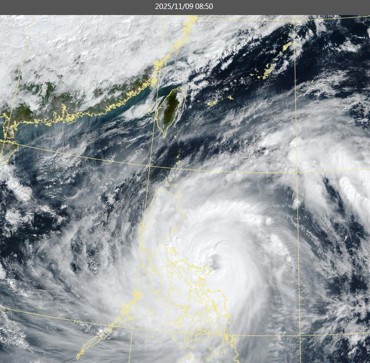 鳳凰今晚將以最強之姿強颱登陸呂宋島。（圖／中央氣象署）