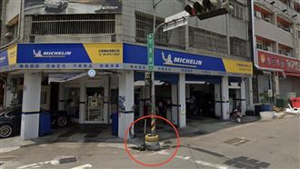 台中「3輪胎套燈桿」神操作！30年已救2命