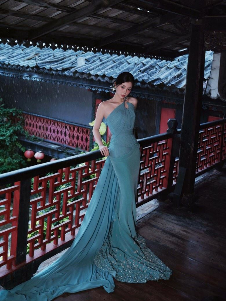 虞書欣於泰國出席活動，特別準備泰語自我介紹及一小段泰語歌曲，展現對當地粉絲的熱情。（圖／翻攝自微博）