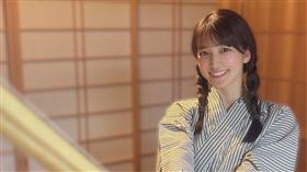 被譽為「全日本最可愛劍道少女」的佐藤明里，宣布自己將出演朝日電視台《祕湯浪漫》節目。（圖／翻攝自X@satoakarii）