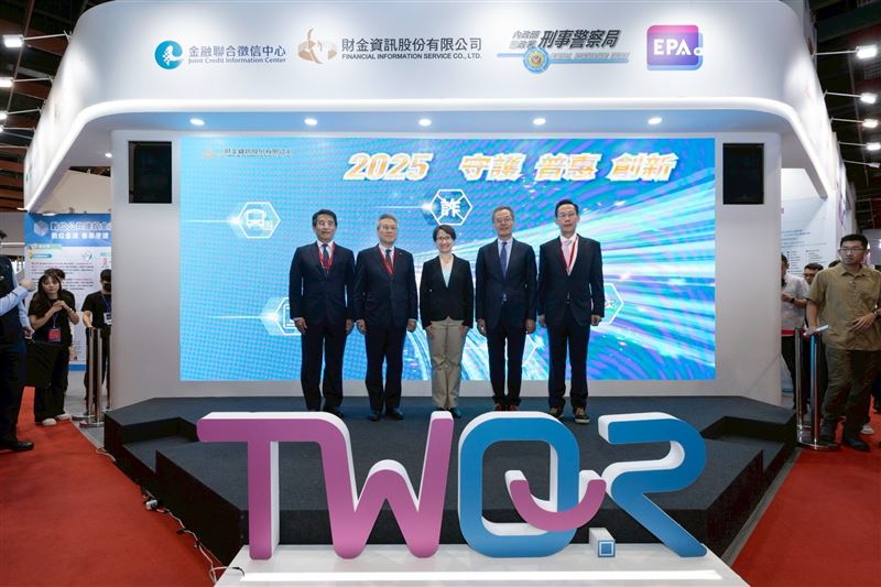 副總統蕭美琴今（9）日參觀「2025 台北國際金融博覽會」。（圖／總統府提供）