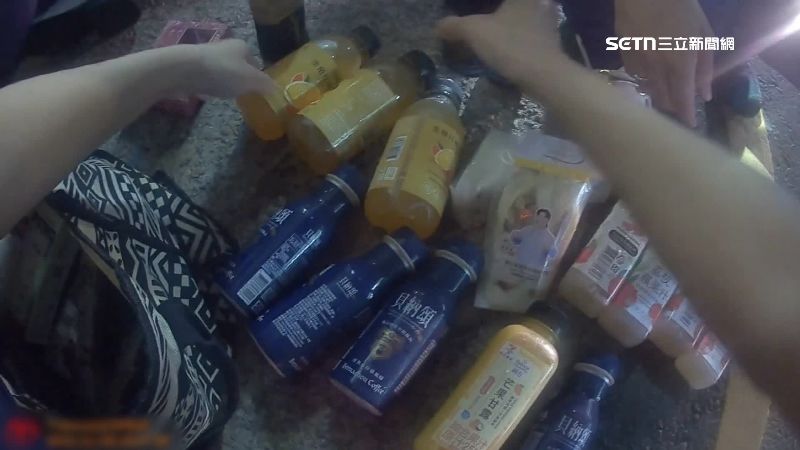 女子在超商搜刮完物品就直接離開，當場遭店員制止