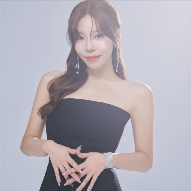 旅居加拿大的台語女歌手鍾綺非常喜歡台灣。（圖／翻攝自鍾綺Bell臉書）