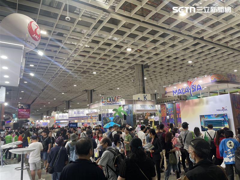 ITF台北國際旅展第三天，人潮依舊爆滿。（圖／記者蔣季容攝影）