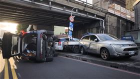 車禍事故現場情形。（圖／記者莊淇鈞攝影）
