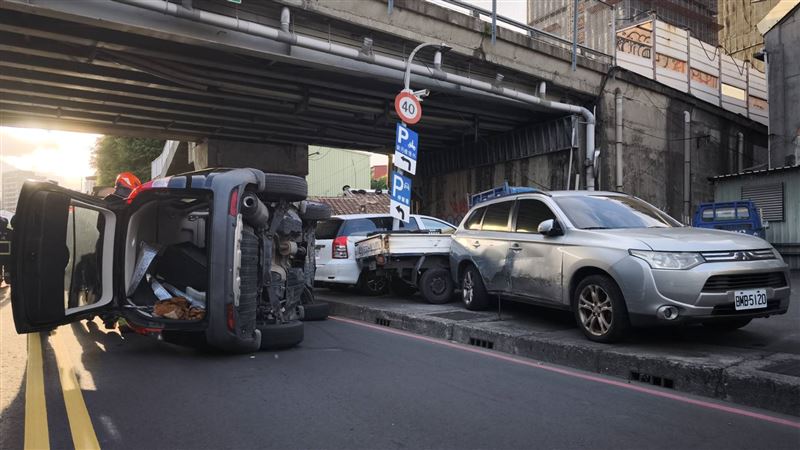 車禍事故現場情形。（圖／記者莊淇鈞攝影）