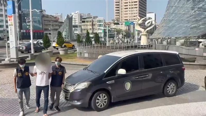 黃男被逮回高雄偵訊，並依公共危險罪嫌送辦。（圖／翻攝畫面）