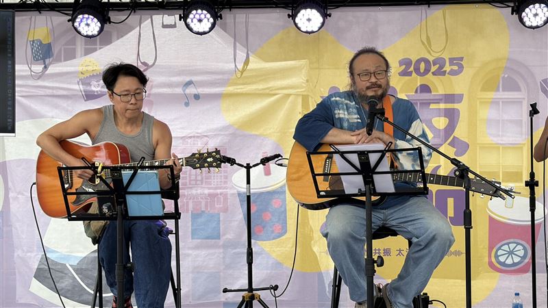 劉志遠（左）、謝宇威（右）帶來粵語及西方經典英文歌曲。（圖／好友港節提供）