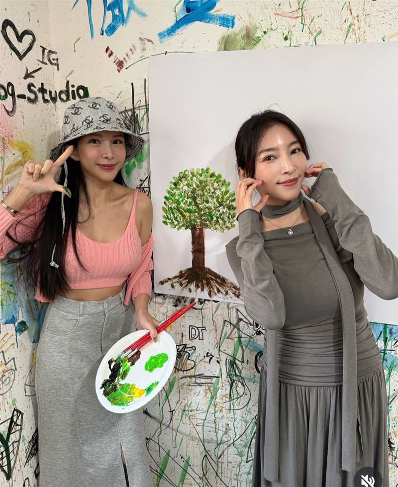 蘇心甯（左）參加張家瑋（右）生日會。（圖／翻攝自臉書）