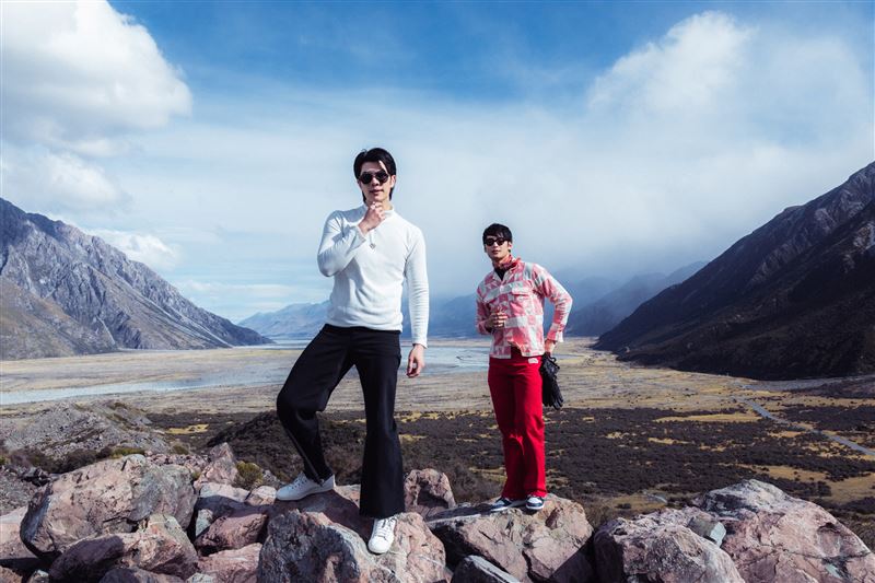 Mile(左)與Apo對紐西蘭的大自然之美印象深刻。（圖／出去一下提供）