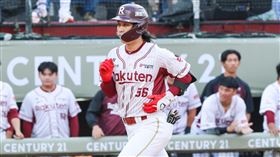 樂天桃猿劉子杰敲出逆轉全壘打。（圖／桃園市政府提供） 