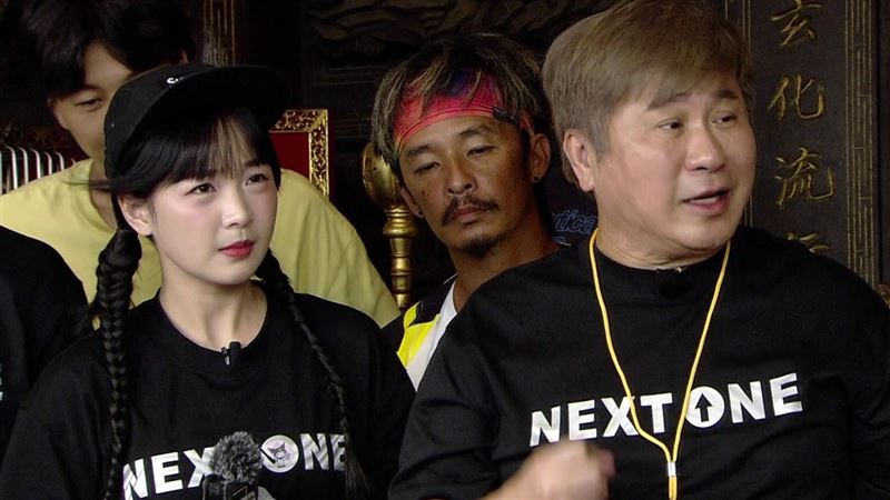 籃籃（左）與胡瓜闖關。（圖／民視提供）