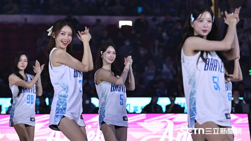 Fubon Angels禾羽跳開場舞。（圖／記者劉彥池攝影）