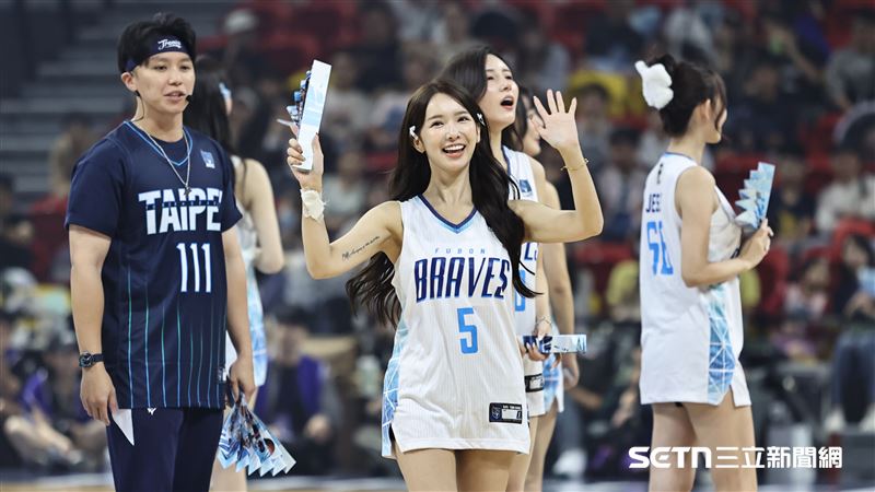 Fubon Angels禾羽籃球應援初登場。（圖／記者劉彥池攝影）