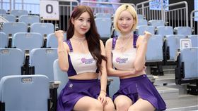 「傳奇隊長」徐賢淑、「核彈芭比」金賢姈的主場首次亮相，兩人的應援初登板幫助雲豹延長連勝氣勢。（圖／台啤雲豹提供）