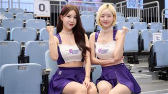 「傳奇隊長」徐賢淑、「核彈芭比」金賢姈的主場首次亮相，兩人的應援初登板幫助雲豹延長連勝氣勢。（圖／台啤雲豹提供）