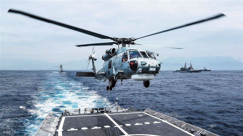 酒後待命執勤、擅離駕駛座!海軍包庇飛官