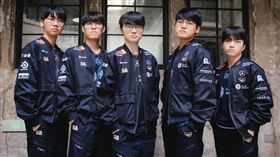 Faker領軍T1奪下史上首次三連霸。（圖／翻攝自LoL Esports官網）