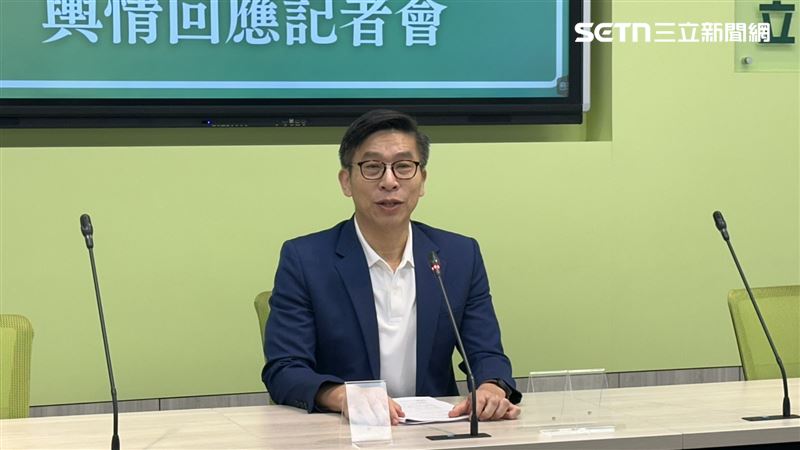 民進黨立院黨團於黨團由書記長鍾佳濱召開輿情回應記者會（圖／記者詹宜庭攝影）